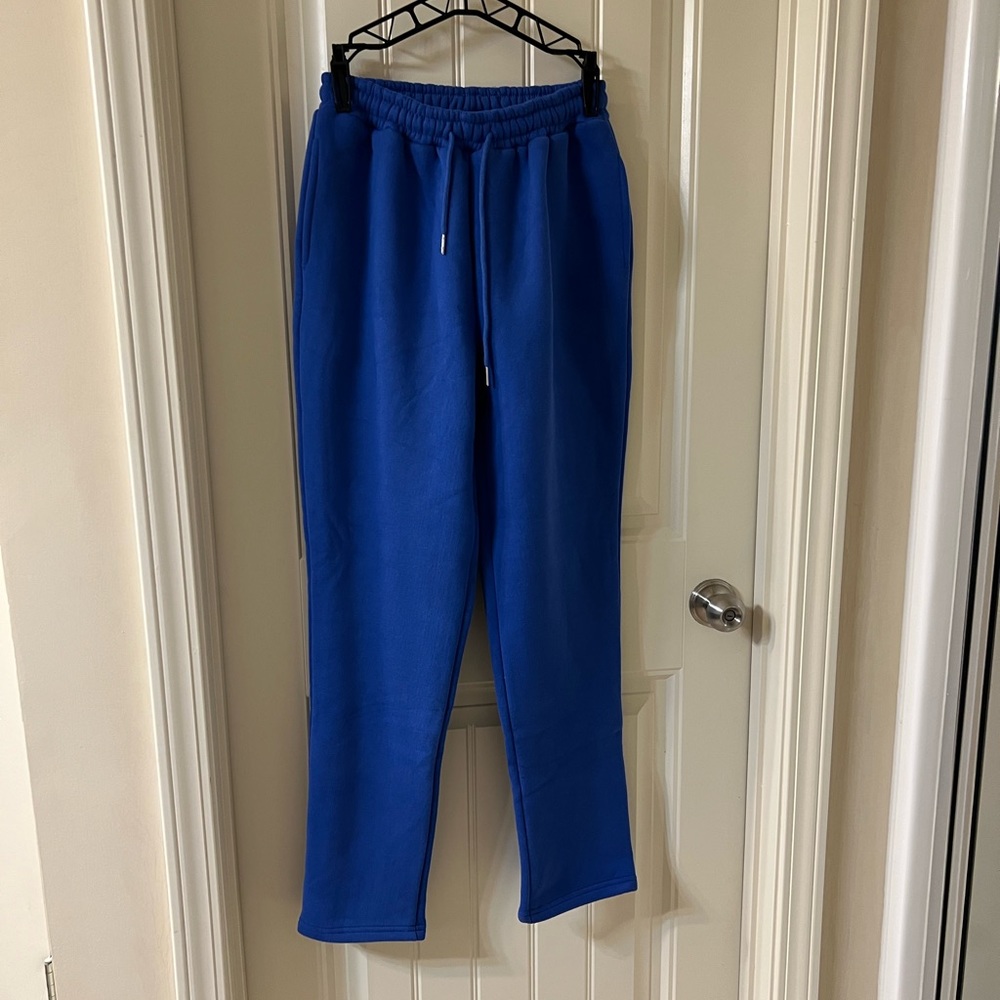 NWT ADIKA SWEATPANTS SIZE SMALL